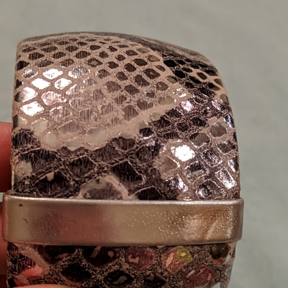 Gray/silvery snakeskin wide cuff - Picture 2 of 6